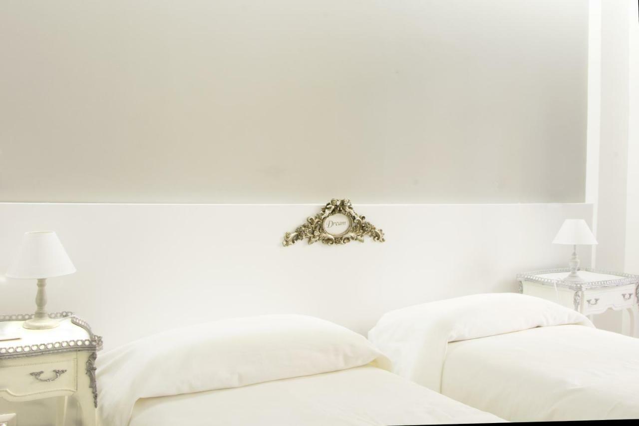 Gens Claudia, Vatican Luxury Appartamento